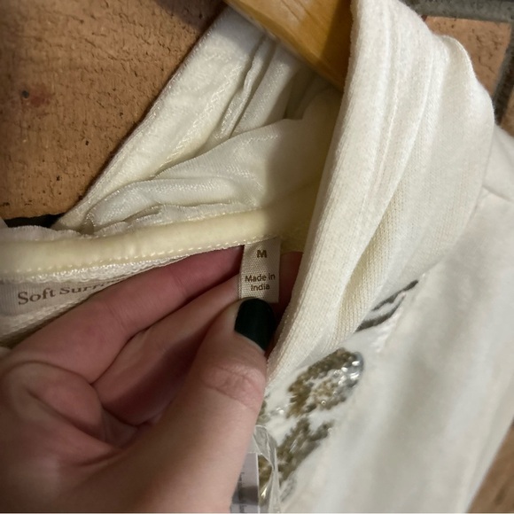 NWT Soft Surroundings Oversized Hooded Sweater with Floral Sequins Ivory Size M - Picture 4 of 7